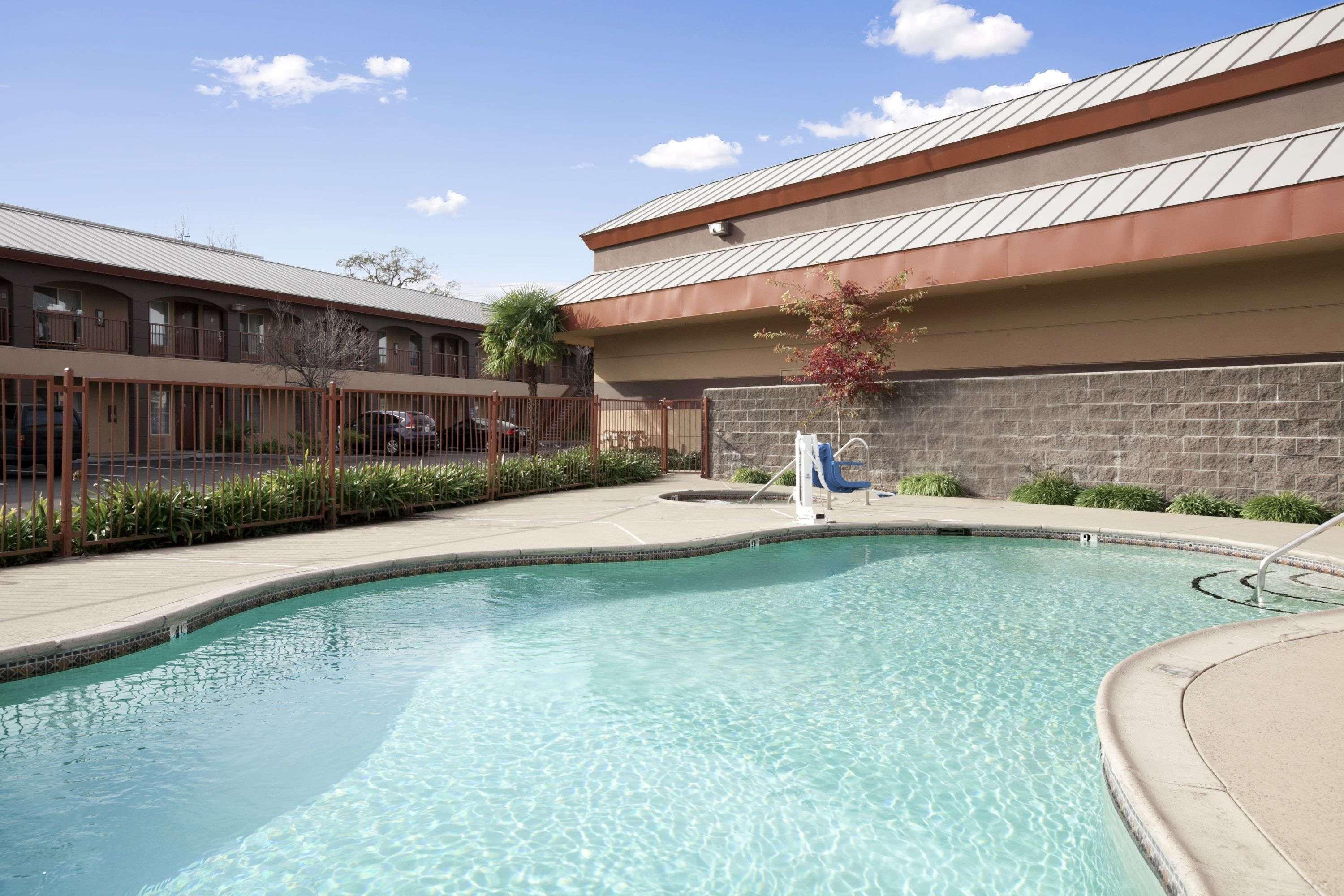 Days Inn By Wyndham Rocklin/Sacramento Exterior foto